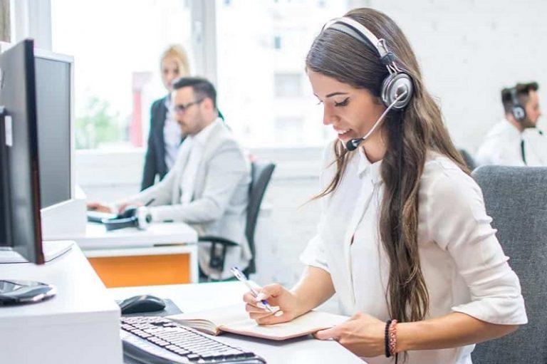 especialista en servicios de teleasistencia